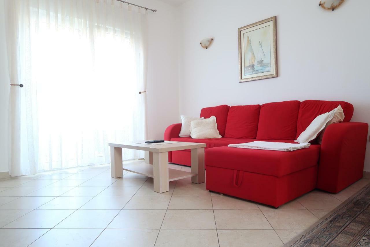 Apartments Maras Primosten Luaran gambar