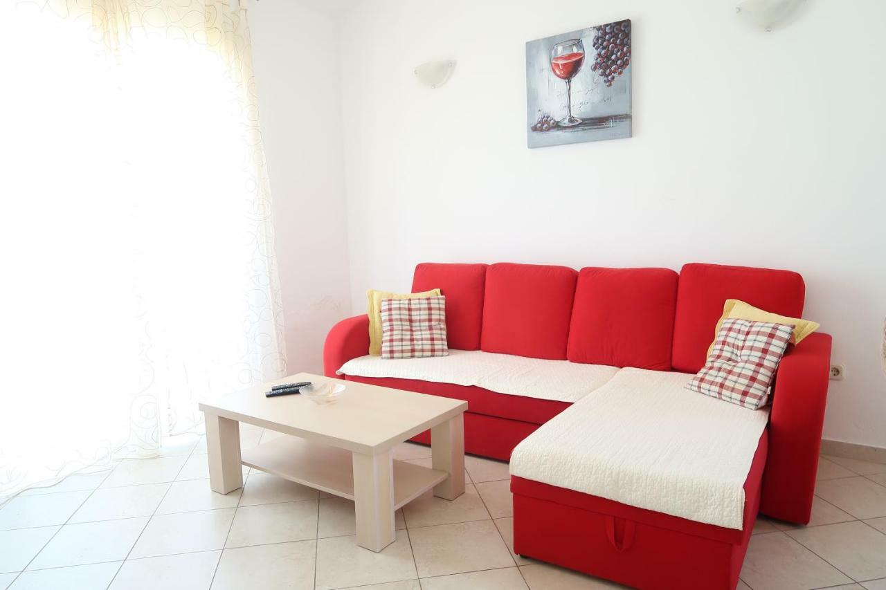 Apartments Maras Primosten Luaran gambar