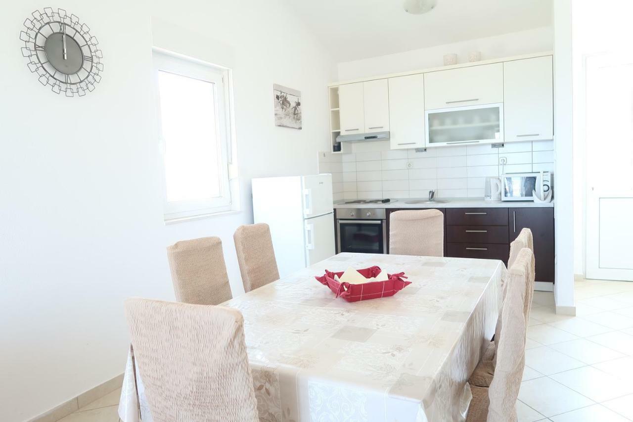 Apartments Maras Primosten Luaran gambar