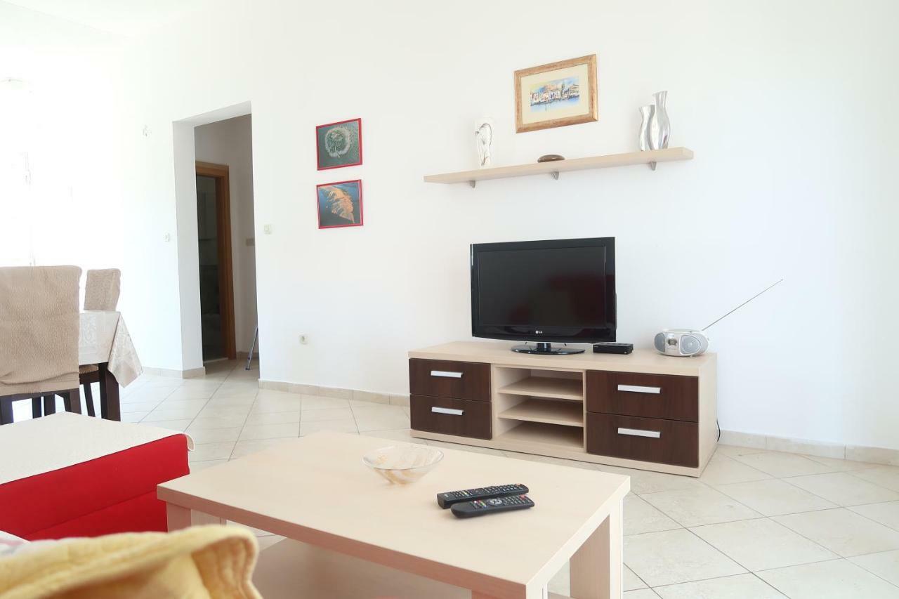 Apartments Maras Primosten Luaran gambar