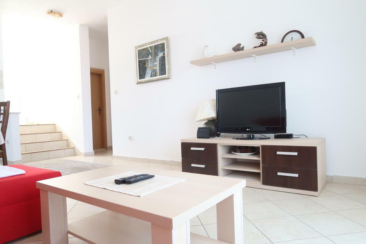 Apartments Maras Primosten Luaran gambar