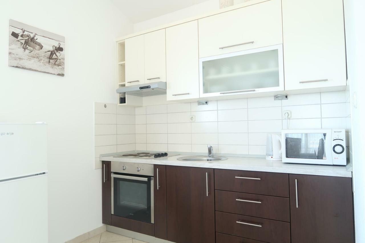 Apartments Maras Primosten Luaran gambar