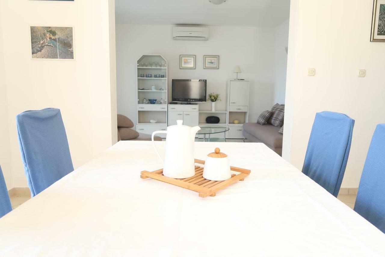 Apartments Maras Primosten Luaran gambar