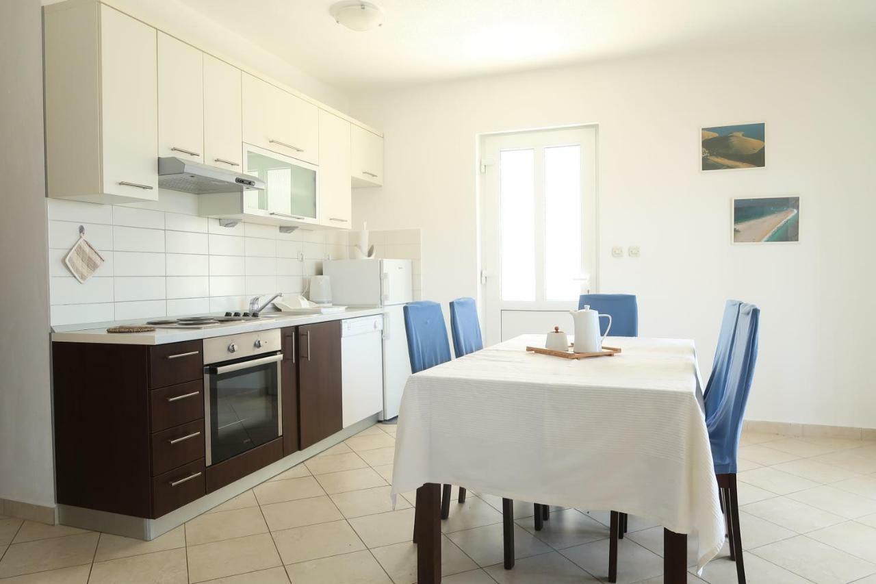 Apartments Maras Primosten Luaran gambar