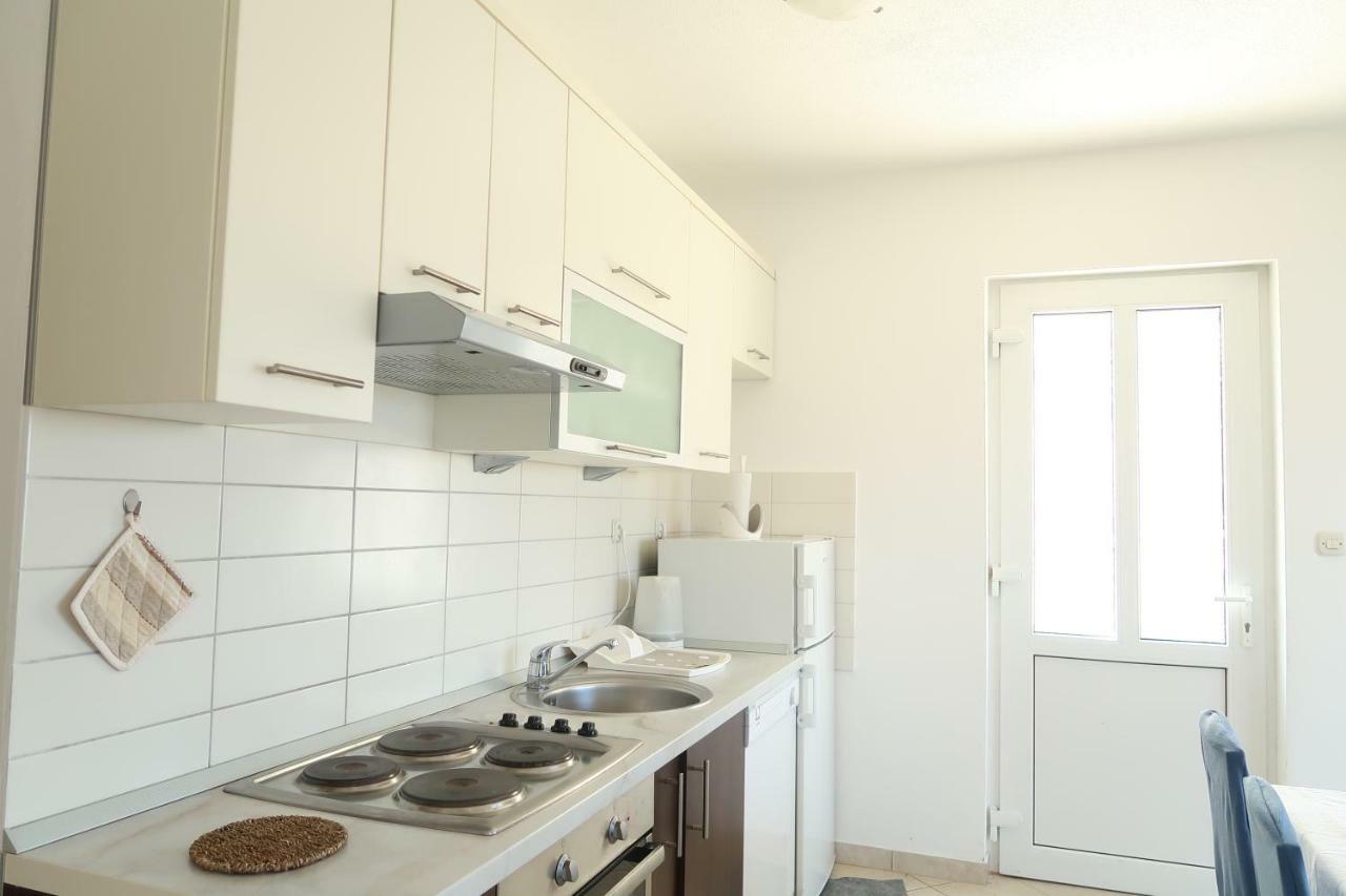 Apartments Maras Primosten Luaran gambar
