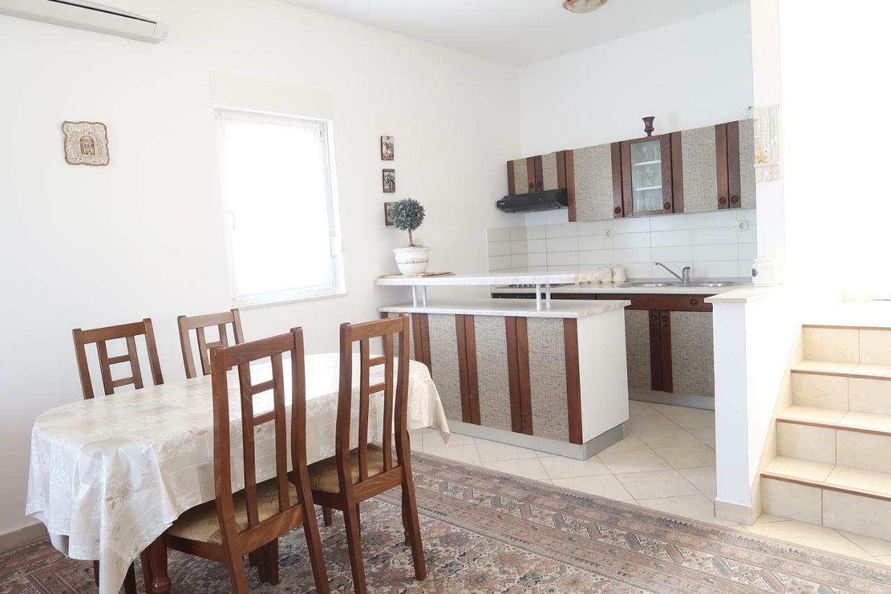 Apartments Maras Primosten Luaran gambar