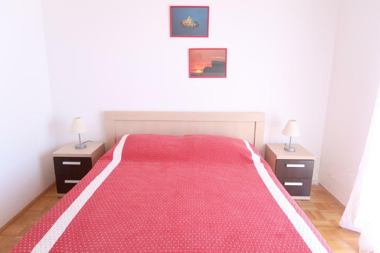 Apartments Maras Primosten Luaran gambar